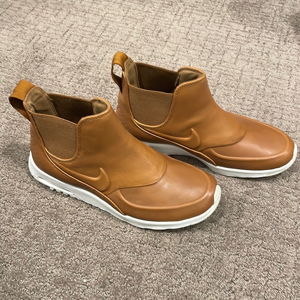 Nike Air Max Thea Leather boots